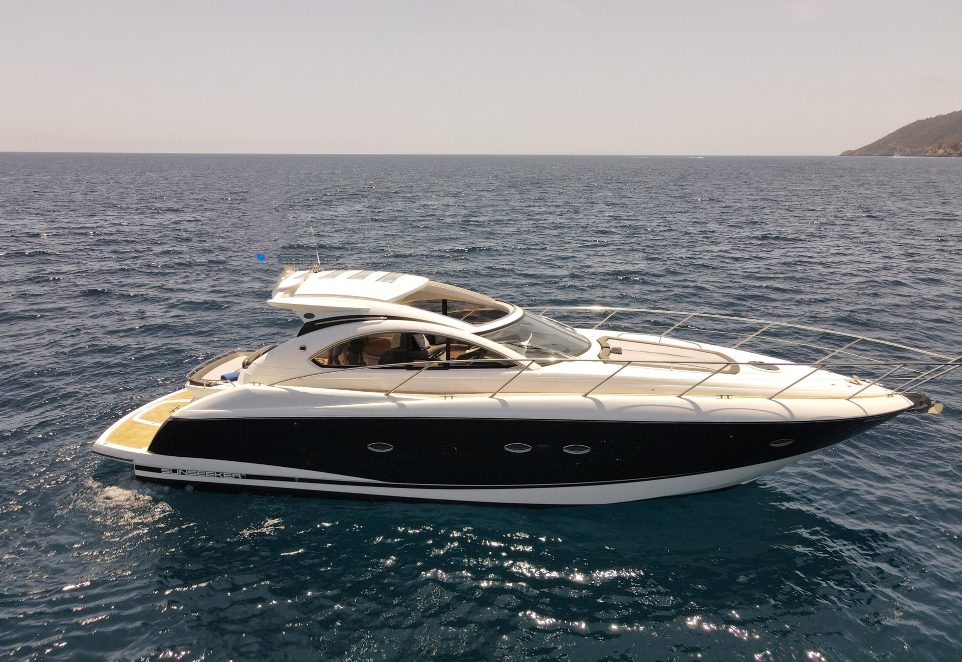 Mantenimiento mensual del yate — Sunseeker Portofino 47
